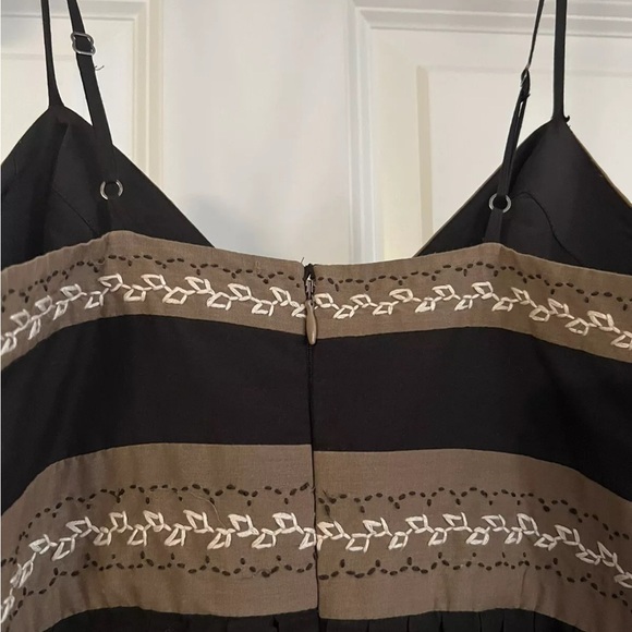 BCBG | Brown Floral Party Dress| Size 6 - Picture 4 of 9